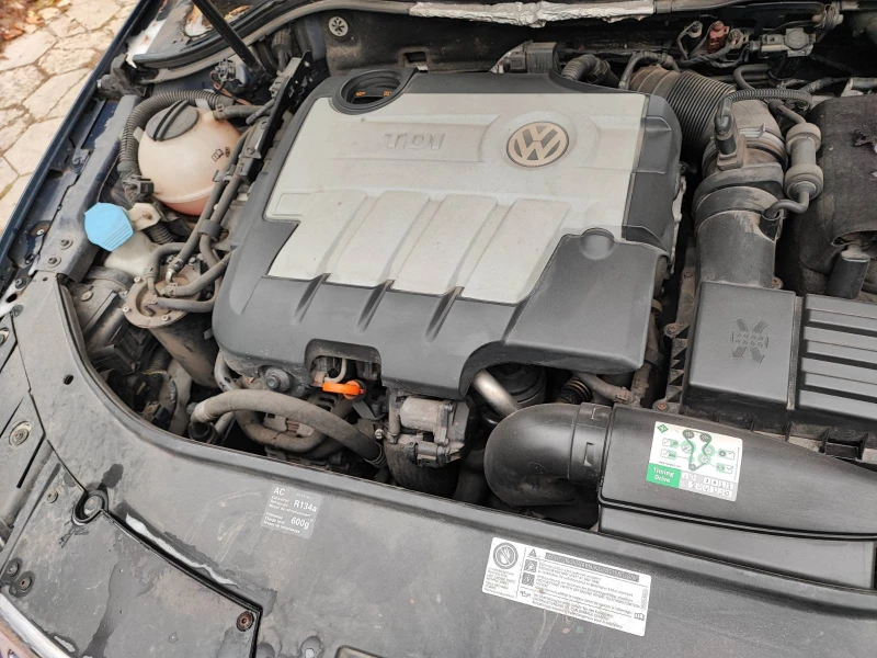 VW Passat, снимка 5 - Автомобили и джипове - 48078562