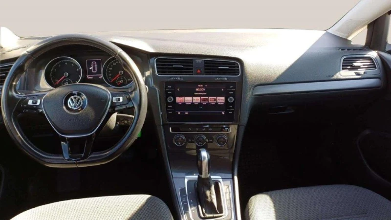 VW Golf 1.0 TSI, снимка 5 - Автомобили и джипове - 48093415