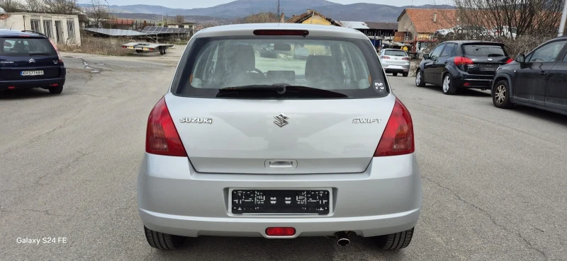 Suzuki Swift 1.3i КАТО НОВ, снимка 5 - Автомобили и джипове - 49505170