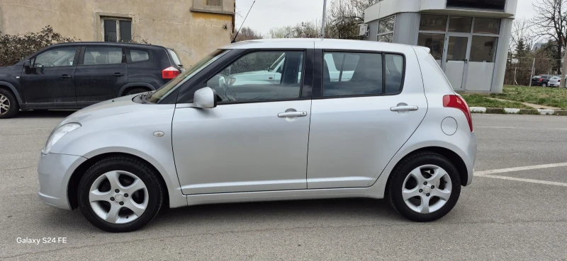 Suzuki Swift 1.3i КАТО НОВ, снимка 8 - Автомобили и джипове - 49505170