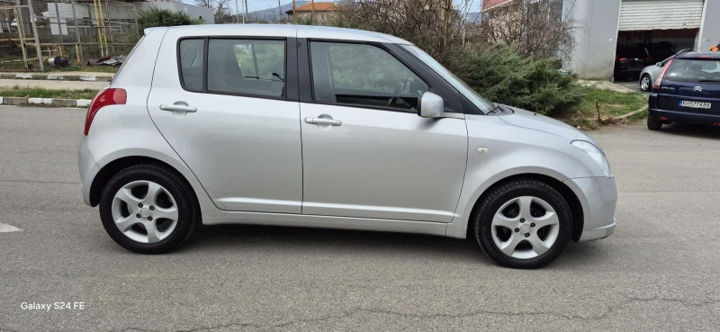 Suzuki Swift 1.3i КАТО НОВ, снимка 7 - Автомобили и джипове - 49505170