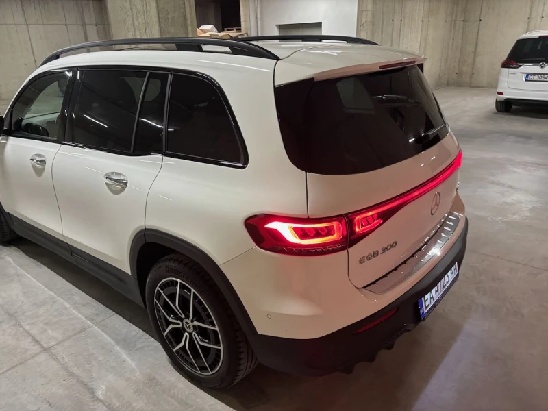 Mercedes-Benz EQB 300 4MATIC AMG, снимка 4 - Автомобили и джипове - 52486347