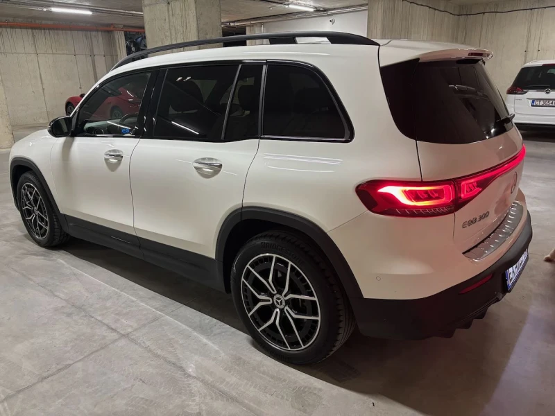 Mercedes-Benz EQB 300 4MATIC AMG, снимка 3 - Автомобили и джипове - 52486347