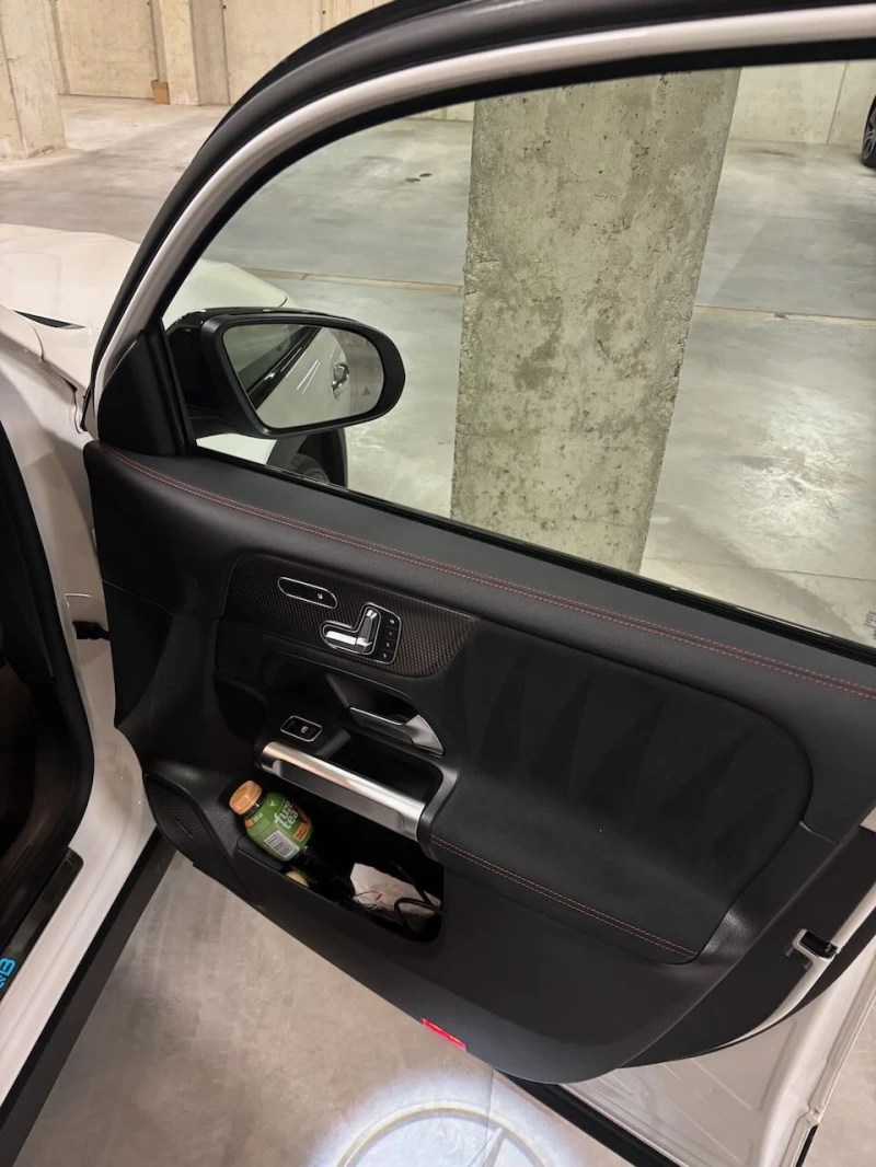 Mercedes-Benz EQB 300 4MATIC AMG, снимка 7 - Автомобили и джипове - 52486347