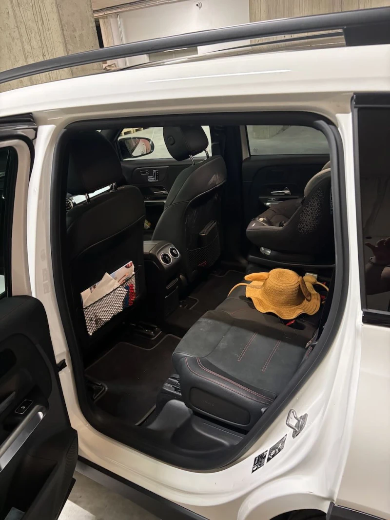 Mercedes-Benz EQB 300 4MATIC AMG, снимка 8 - Автомобили и джипове - 52486347