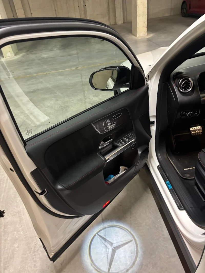 Mercedes-Benz EQB 300 4MATIC AMG, снимка 10 - Автомобили и джипове - 52486347