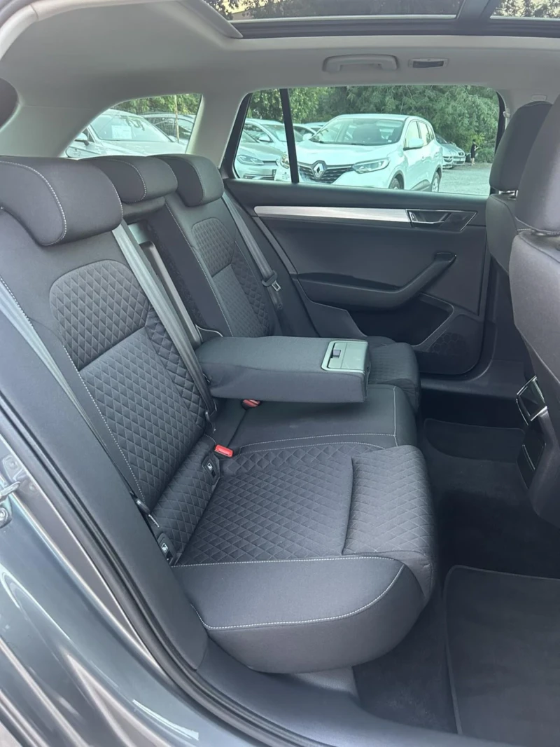 Skoda Superb 2.0 TDI 150 * DSG * ACC * VIRTUAL* PANORAMA * CAM*, снимка 15 - Автомобили и джипове - 51350932