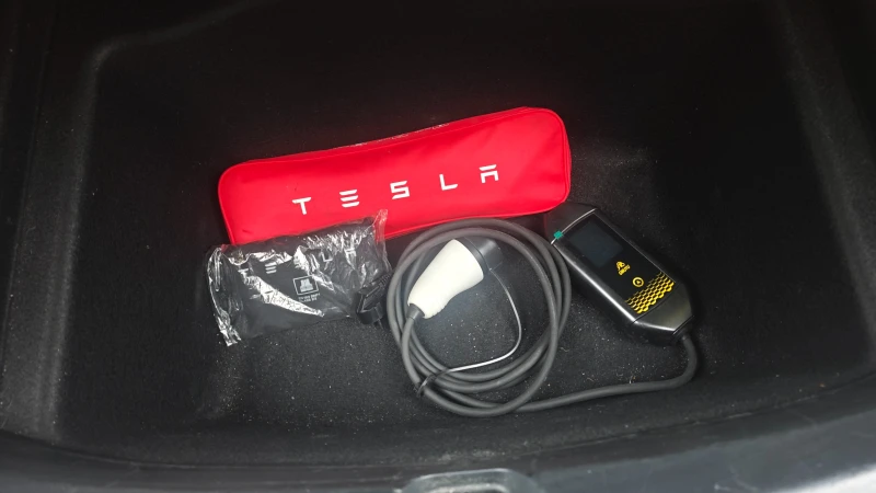 Tesla Model 3 Performance, снимка 11 - Автомобили и джипове - 51811766