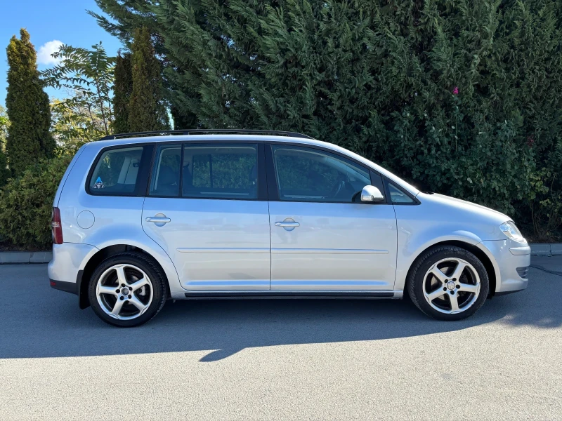 VW Touran 2.0 TDI 140кс , снимка 7 - Автомобили и джипове - 52102968