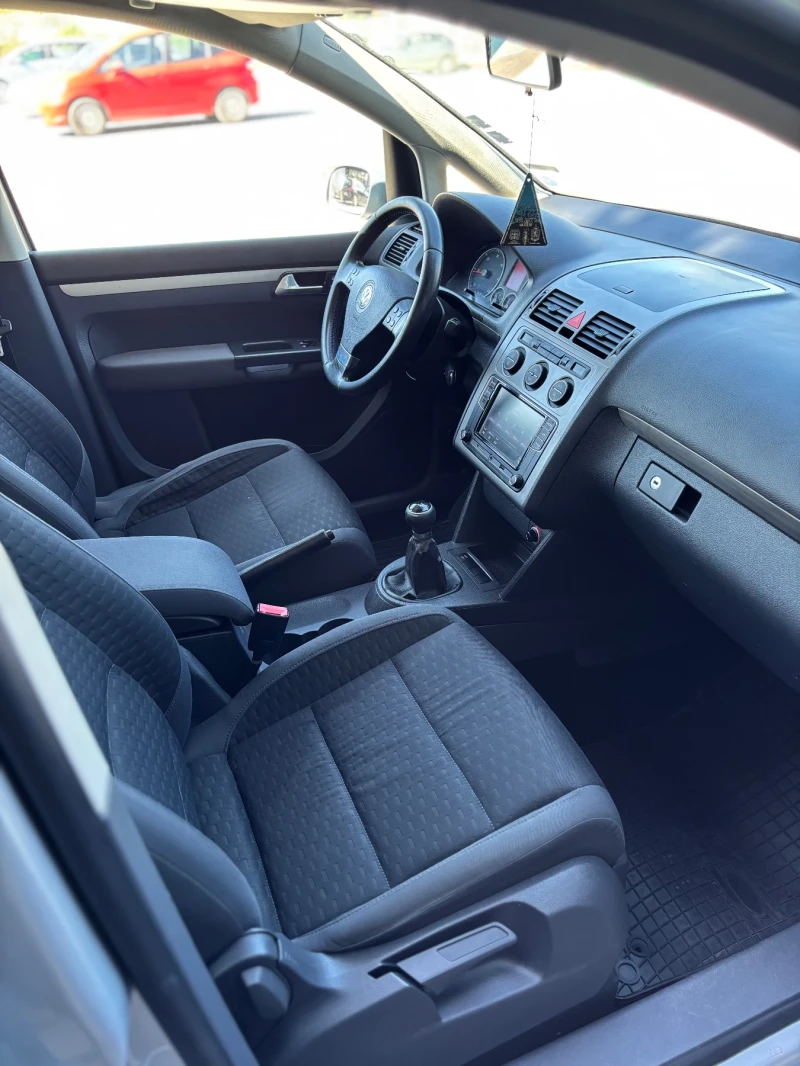 VW Touran 2.0 TDI 140кс , снимка 12 - Автомобили и джипове - 52102968