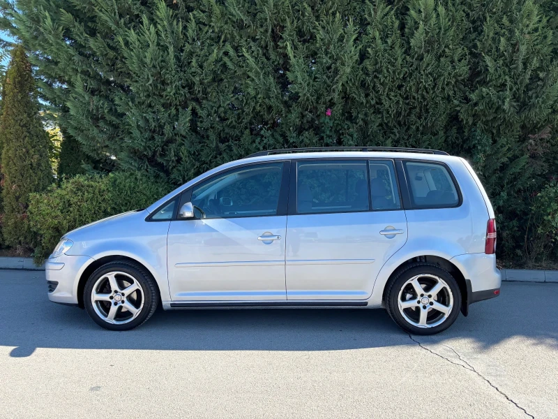 VW Touran 2.0 TDI 140кс , снимка 8 - Автомобили и джипове - 52102968