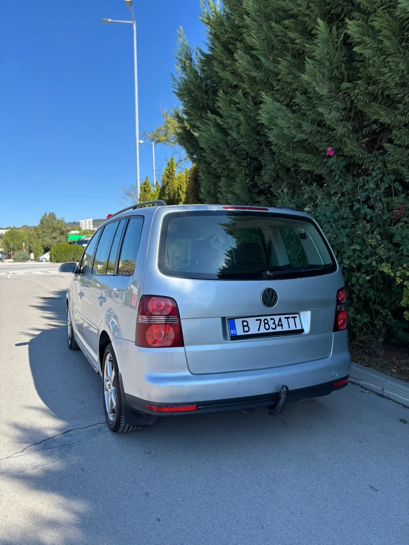 VW Touran 2.0 TDI 140кс , снимка 5 - Автомобили и джипове - 52102968