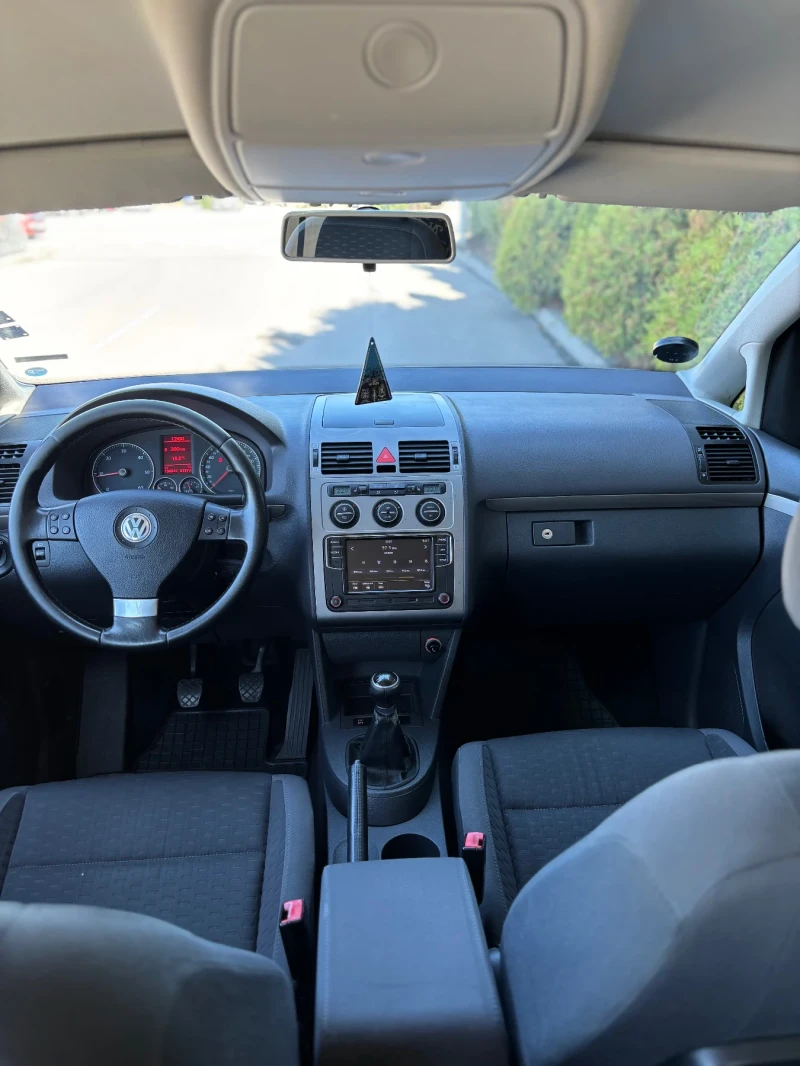VW Touran 2.0 TDI 140кс , снимка 9 - Автомобили и джипове - 52102968