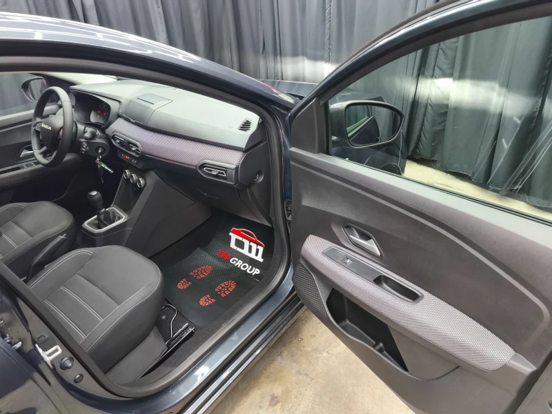 Dacia Sandero Face 1.0i GAS 11000k.m!, снимка 13 - Автомобили и джипове - 52037214