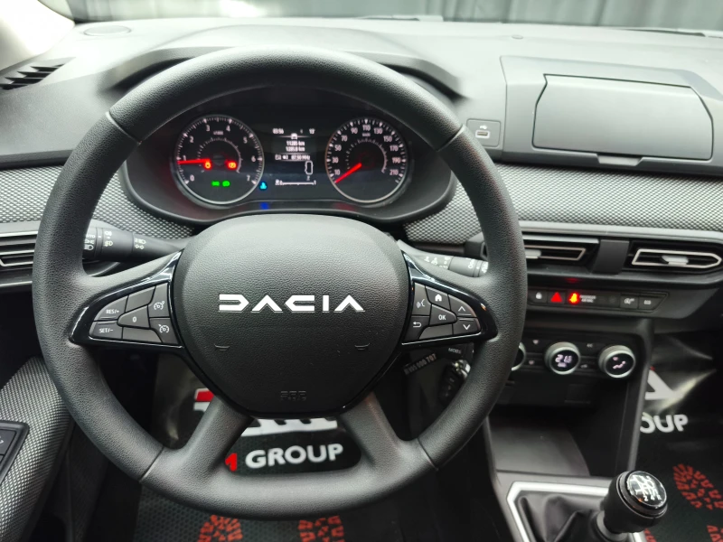 Dacia Sandero Face 1.0i GAS 11000k.m!, снимка 16 - Автомобили и джипове - 52037214