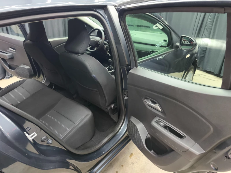Dacia Sandero Face 1.0i GAS 11000k.m!, снимка 12 - Автомобили и джипове - 52037214