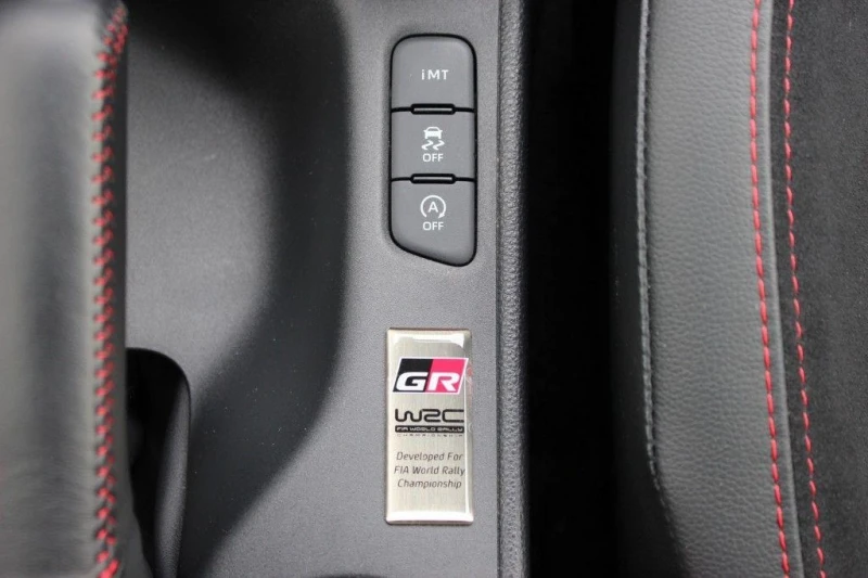 Toyota Yaris GR-FOUR LED CAMERA KEYLESS ACC, снимка 13 - Автомобили и джипове - 52228416