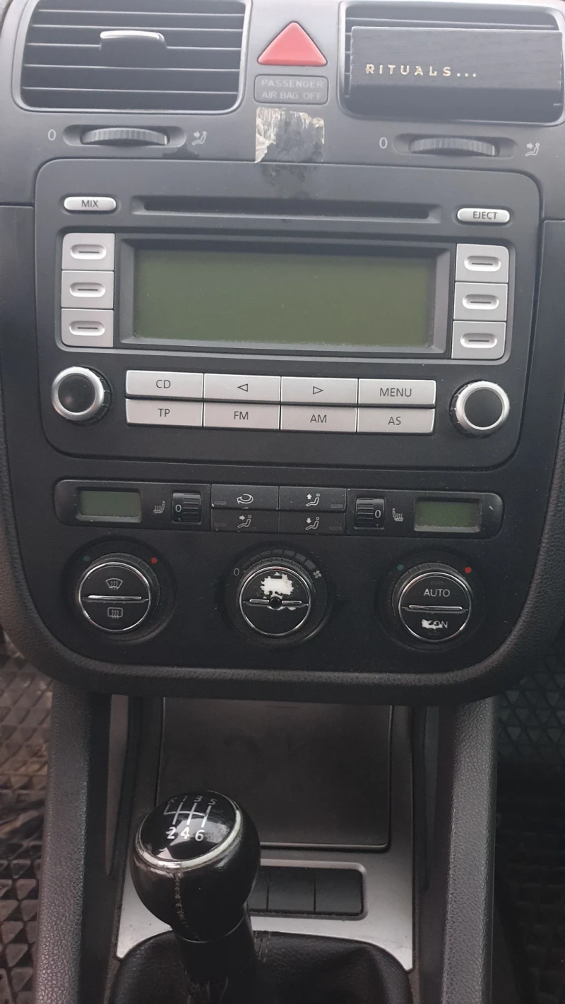 VW Golf 2.0 TDI 140 к.с, снимка 9 - Автомобили и джипове - 52265847