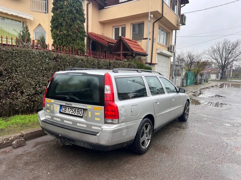 Volvo V70, снимка 4 - Автомобили и джипове - 52570873