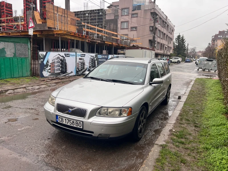 Volvo V70, снимка 2 - Автомобили и джипове - 52570873