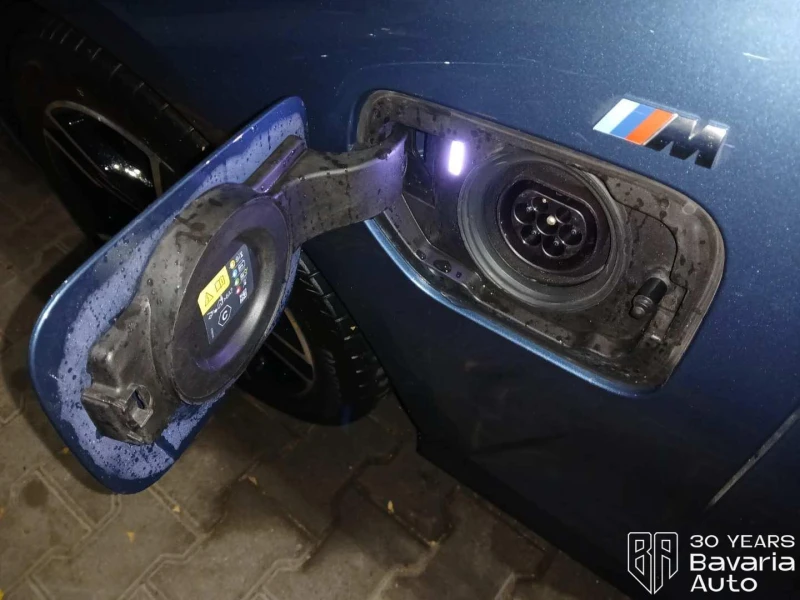 BMW 330 e xDrive Touring M Sport Paket Sportautomatic, снимка 13 - Автомобили и джипове - 52669528
