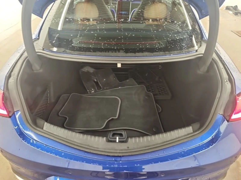 Mercedes-Benz CLE * 300 * DISTRONIC / AMBIENT / 360 / Burmester 3D, снимка 14 - Автомобили и джипове - 53248598