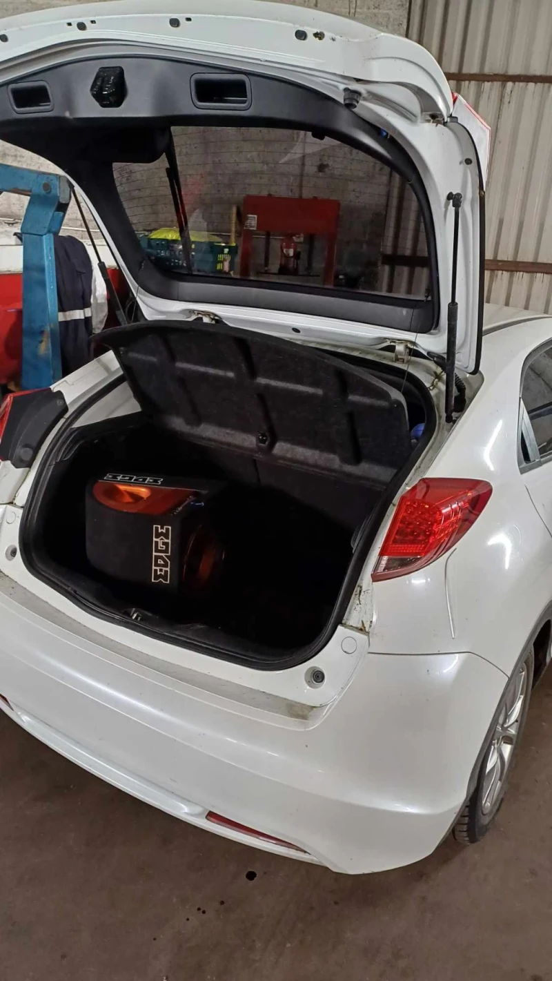 Honda Civic, снимка 3 - Автомобили и джипове - 53270570