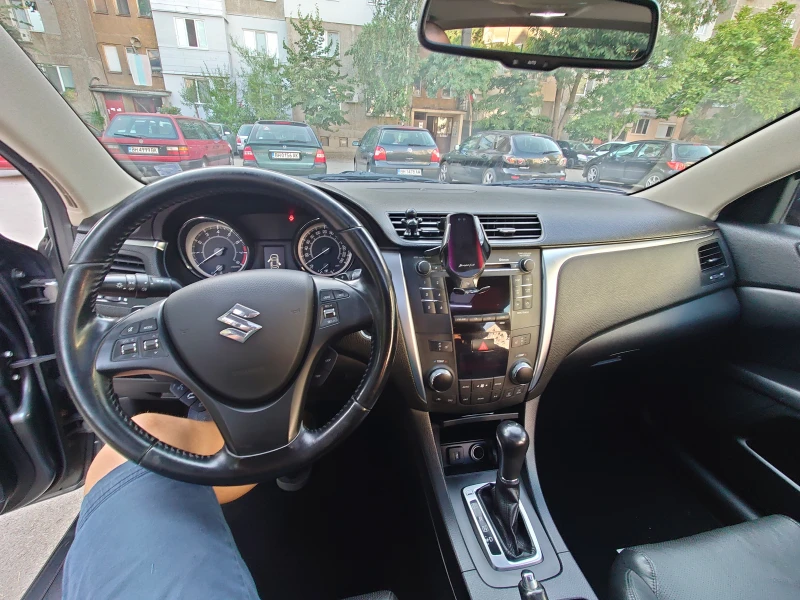 Suzuki Kizashi 2.4/4x4, снимка 7 - Автомобили и джипове - 53556111