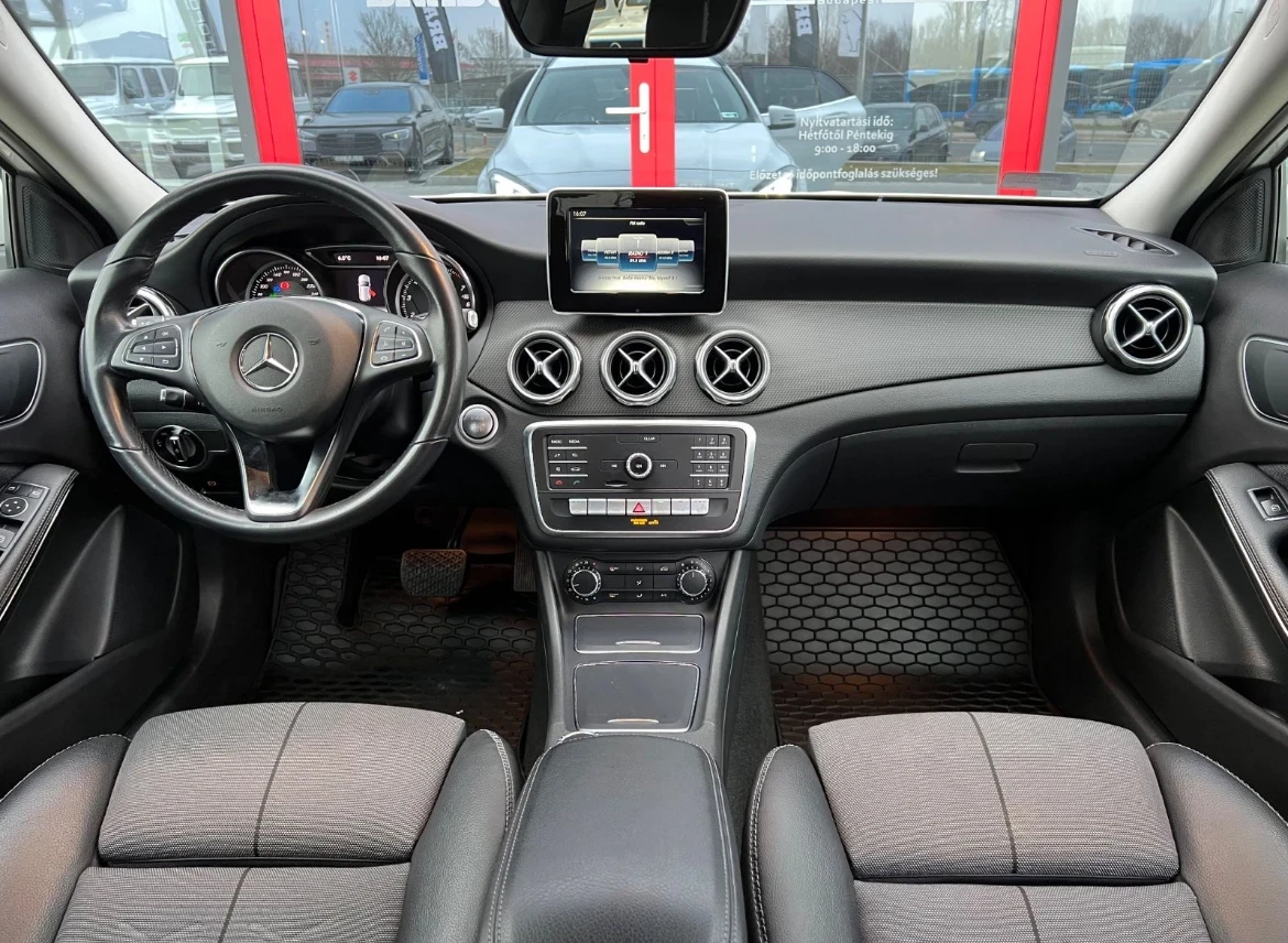Mercedes-Benz GLA 180 64 000    | Mobile.bg   11