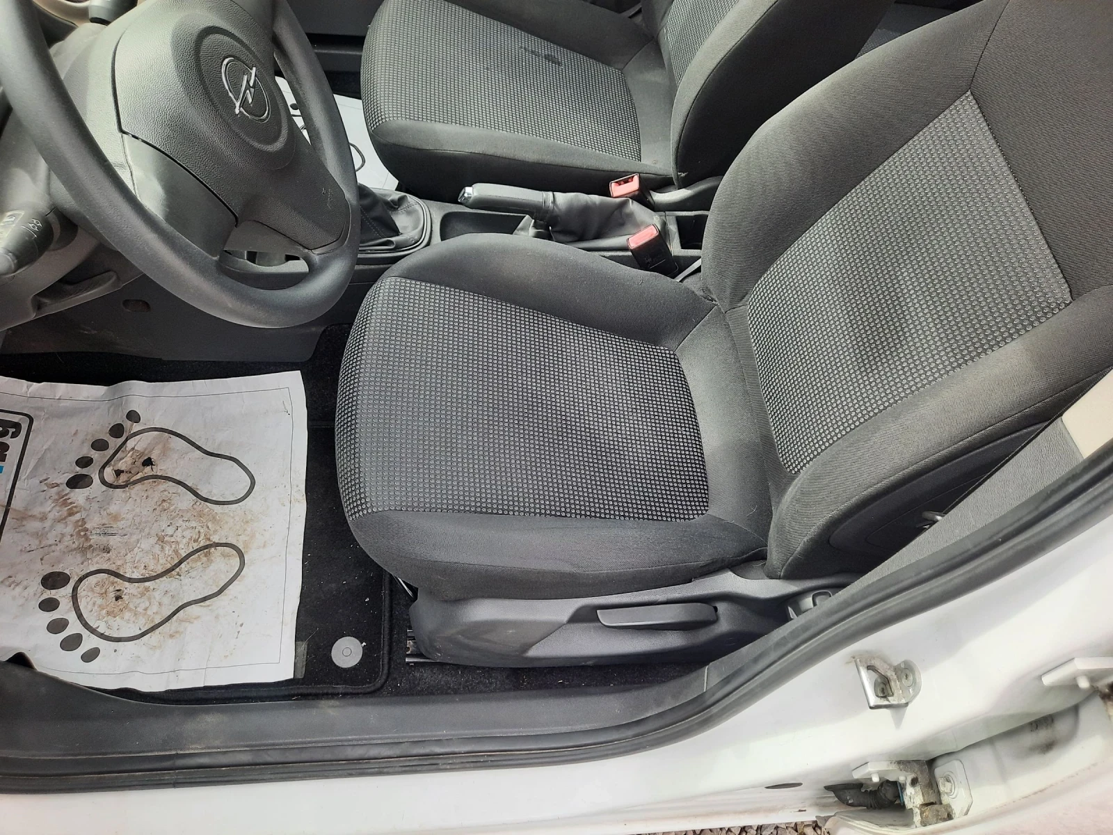 Opel Corsa 1 4i 90 к.с. - изображение 10