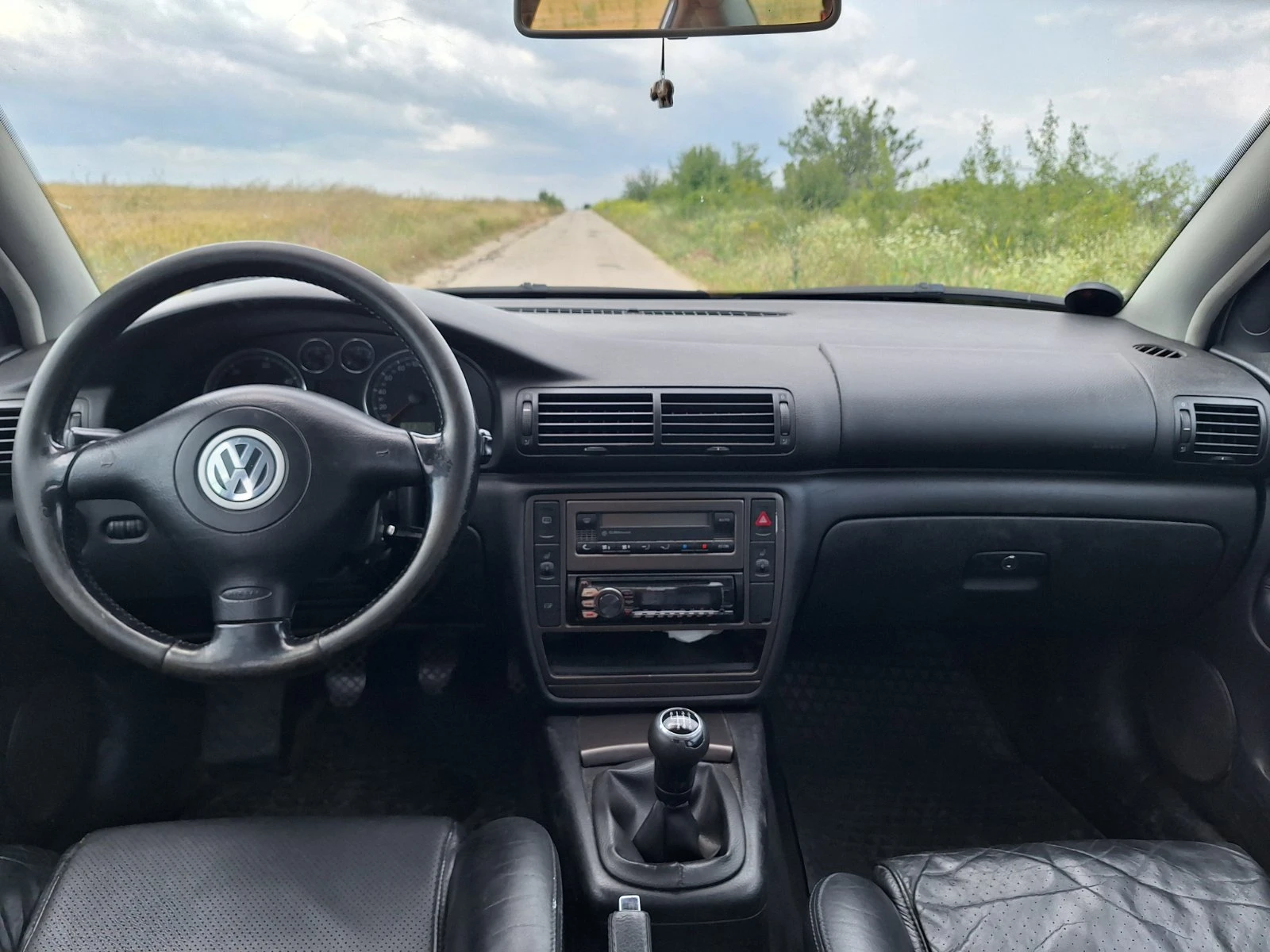 VW Passat  - изображение 7