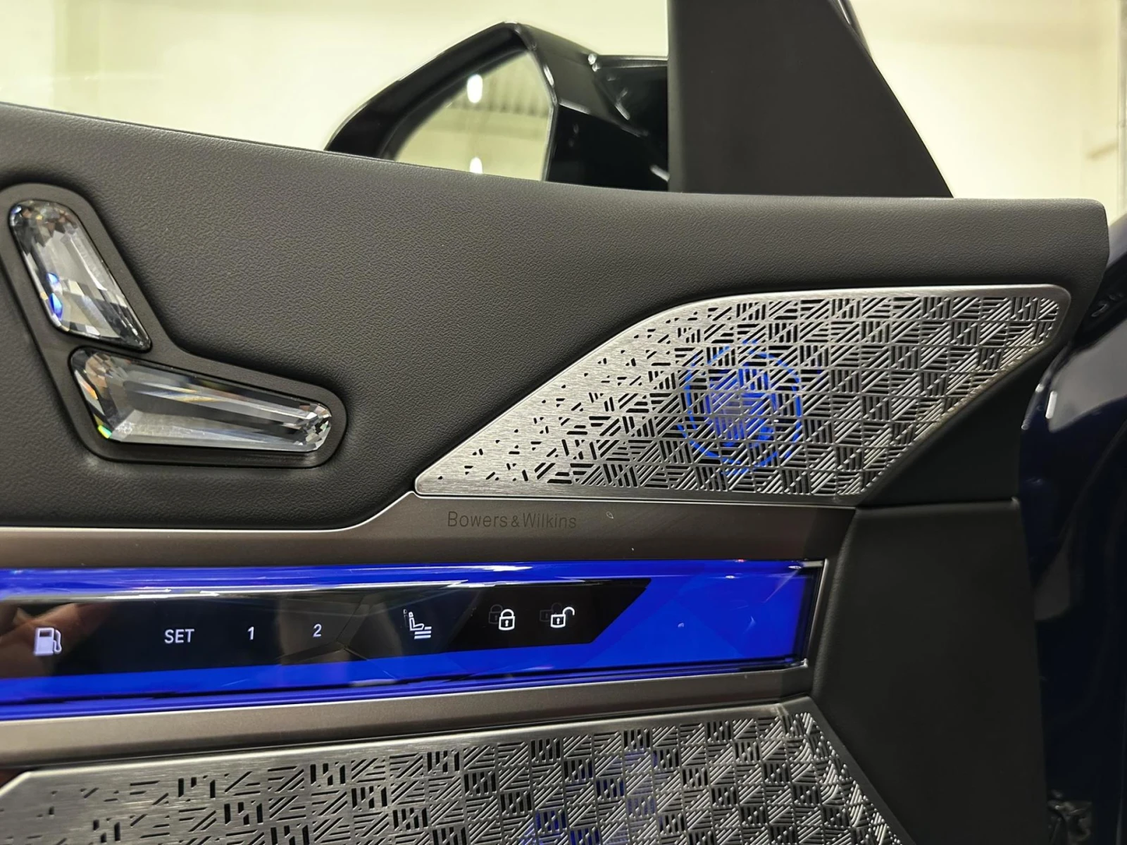 BMW 760 e xDrive M-Sport - изображение 4