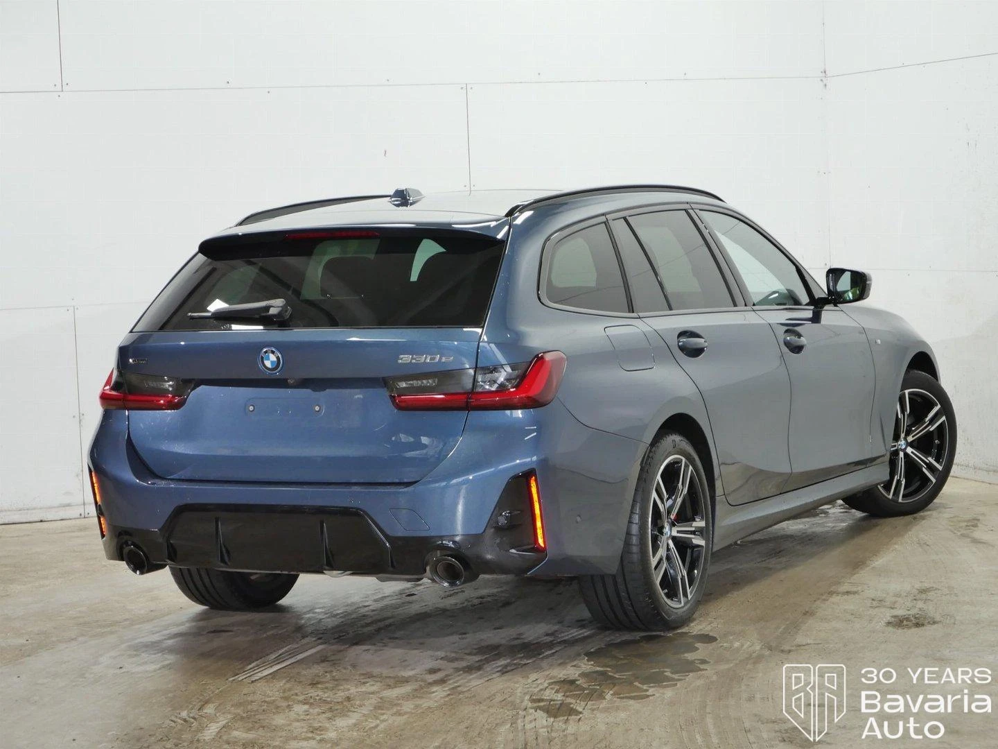 BMW 330 e xDrive Touring M Sport Paket Sportautomatic | Mobile.bg   3