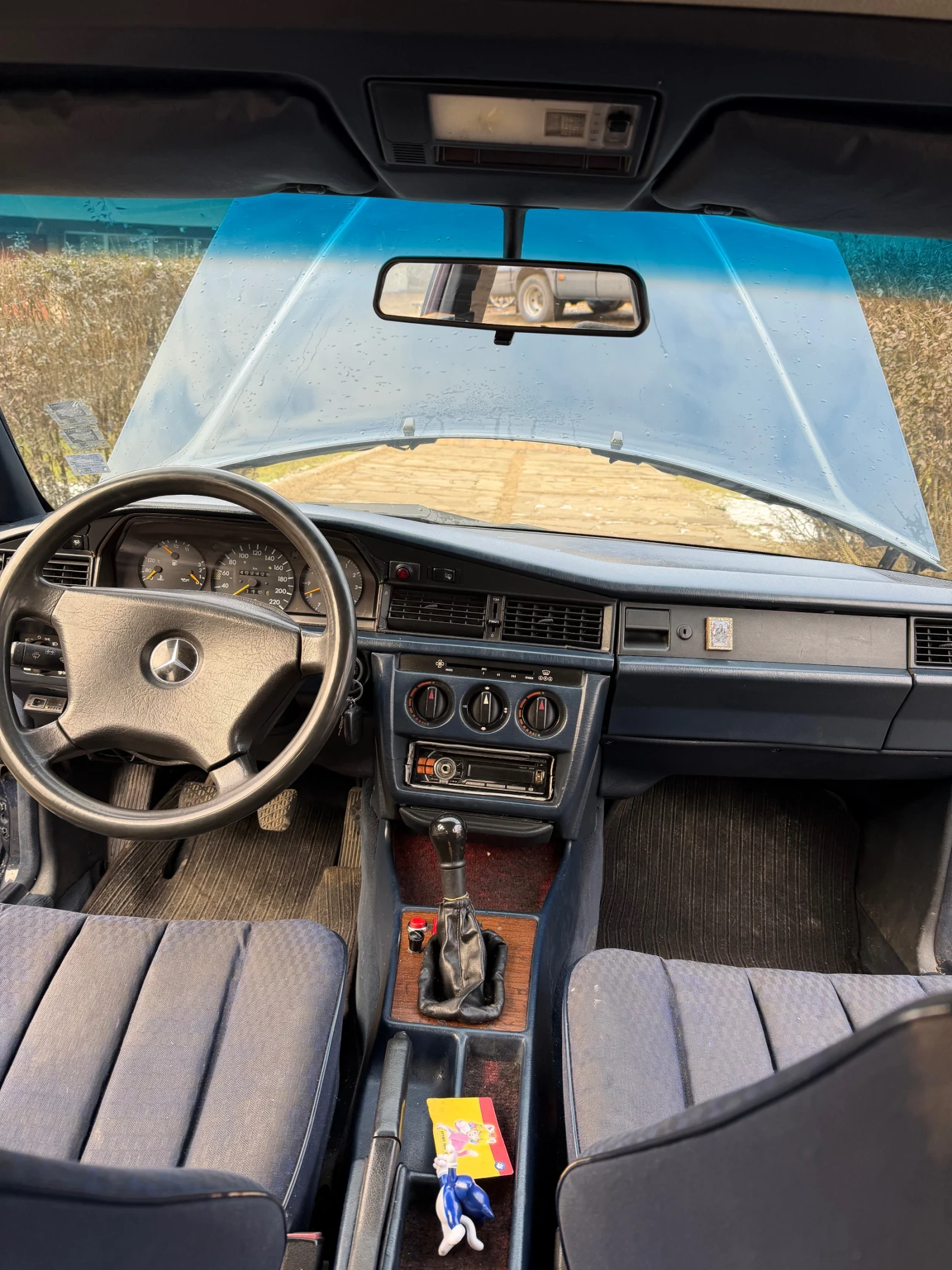 Mercedes-Benz 190  - изображение 8