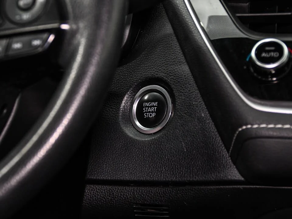 Toyota Corolla АвтоКредит* (ЦЕНА ДО БГ), снимка 15 - Автомобили и джипове - 54070273