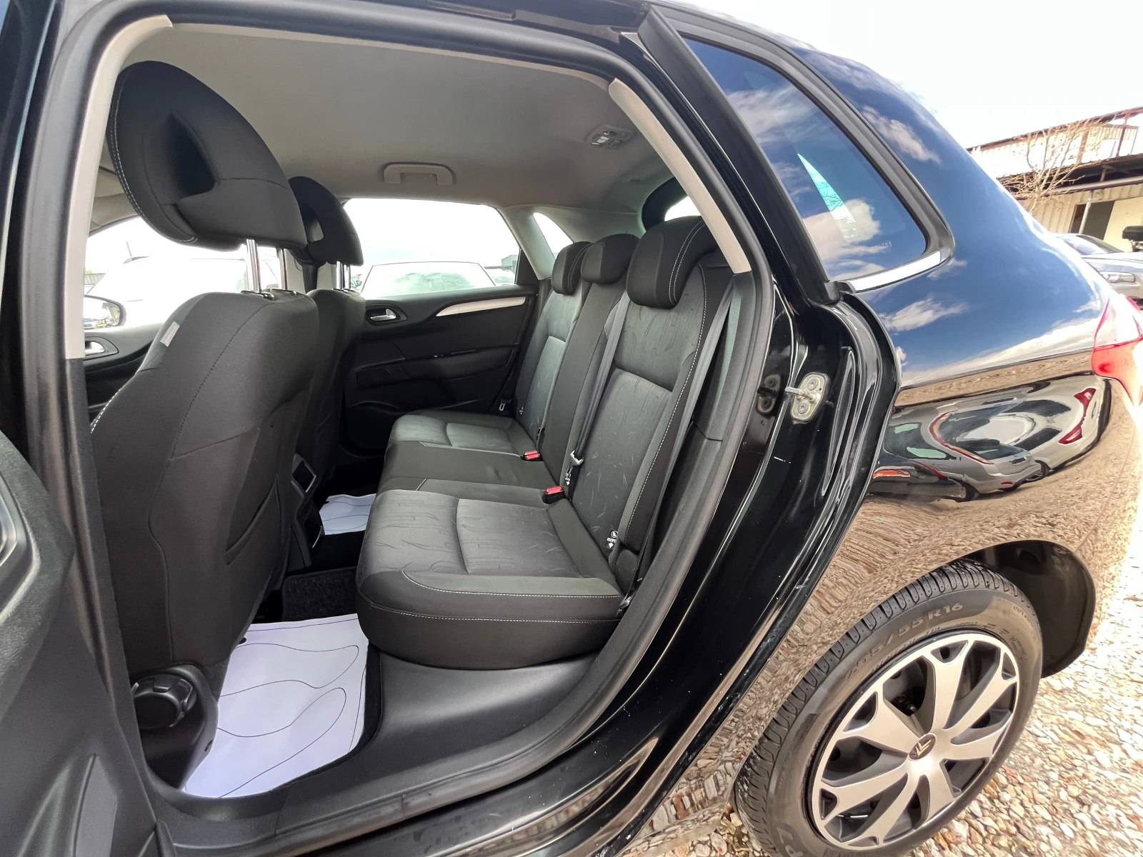 Citroen C4 1.6 i, GAZ-120к.с., ЛИЗИНГ, снимка 13 - Автомобили и джипове - 54158342