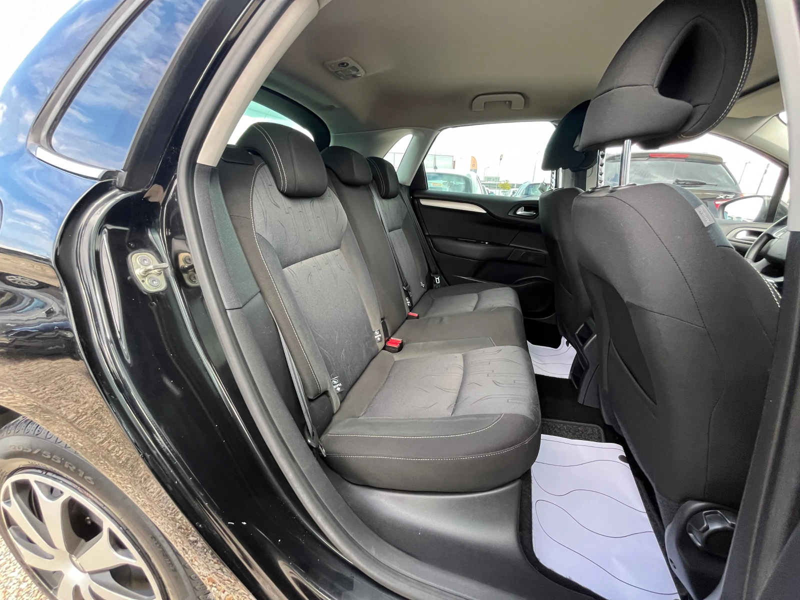 Citroen C4 1.6 i, GAZ-120к.с., ЛИЗИНГ, снимка 14 - Автомобили и джипове - 54158342