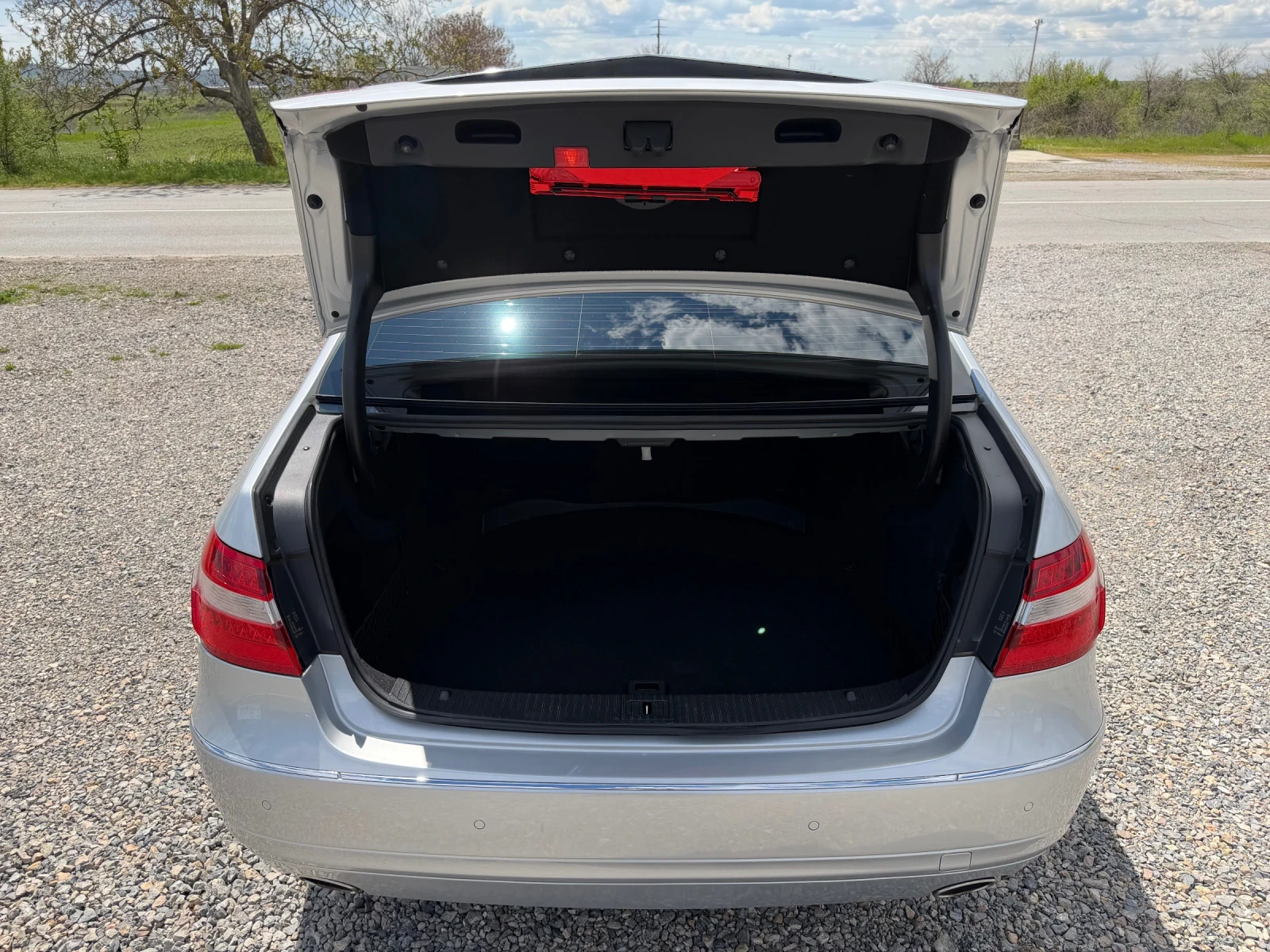 Mercedes-Benz E 350 3.5/КАТО НОВА, снимка 16 - Автомобили и джипове - 54294854