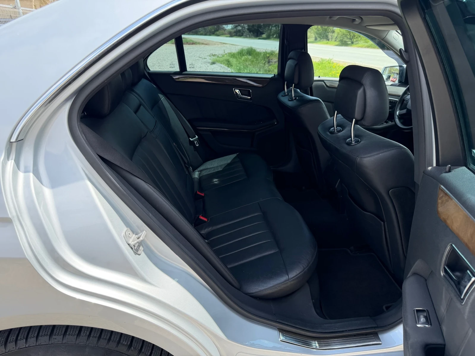 Mercedes-Benz E 350 3.5/КАТО НОВА, снимка 15 - Автомобили и джипове - 54294854