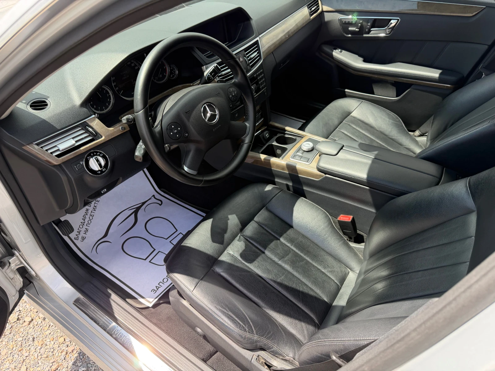 Mercedes-Benz E 350 3.5/КАТО НОВА, снимка 10 - Автомобили и джипове - 54294854