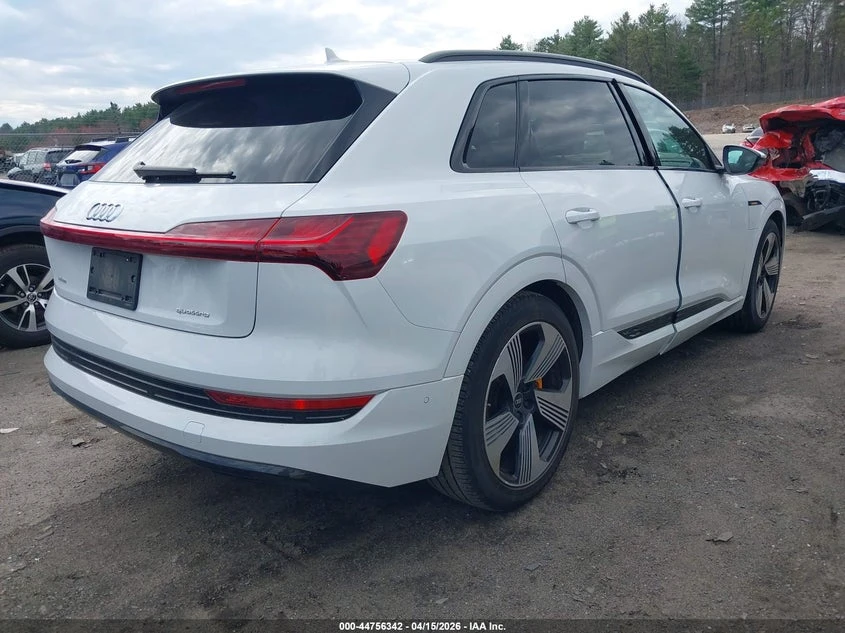 Audi E-Tron Premium Plus Quattro, снимка 4 - Автомобили и джипове - 54377583