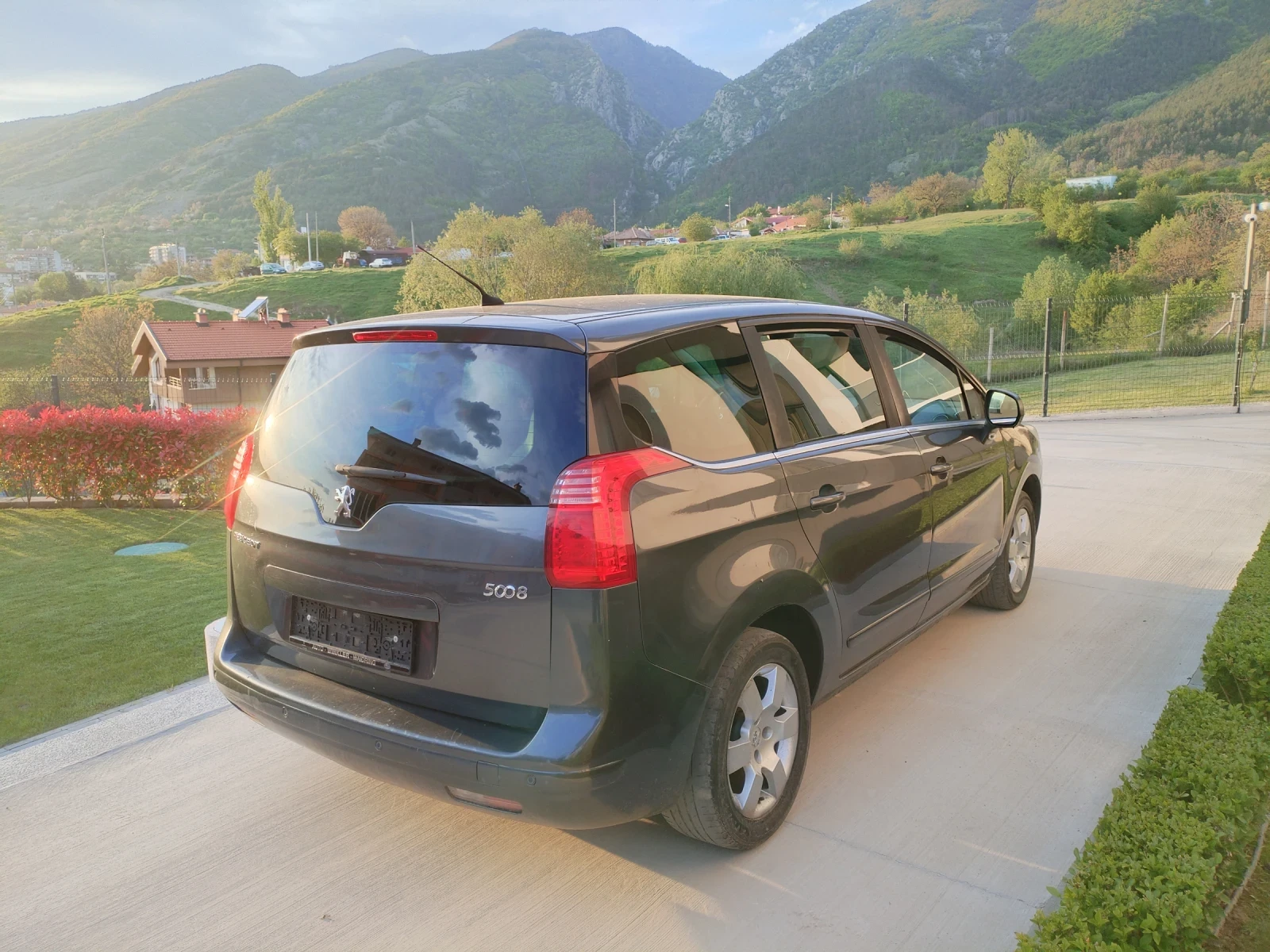 Peugeot 5008 1.6 HDI 112HP КЛИМА 6СК КЛИМA FULL, снимка 7 - Автомобили и джипове - 54413646