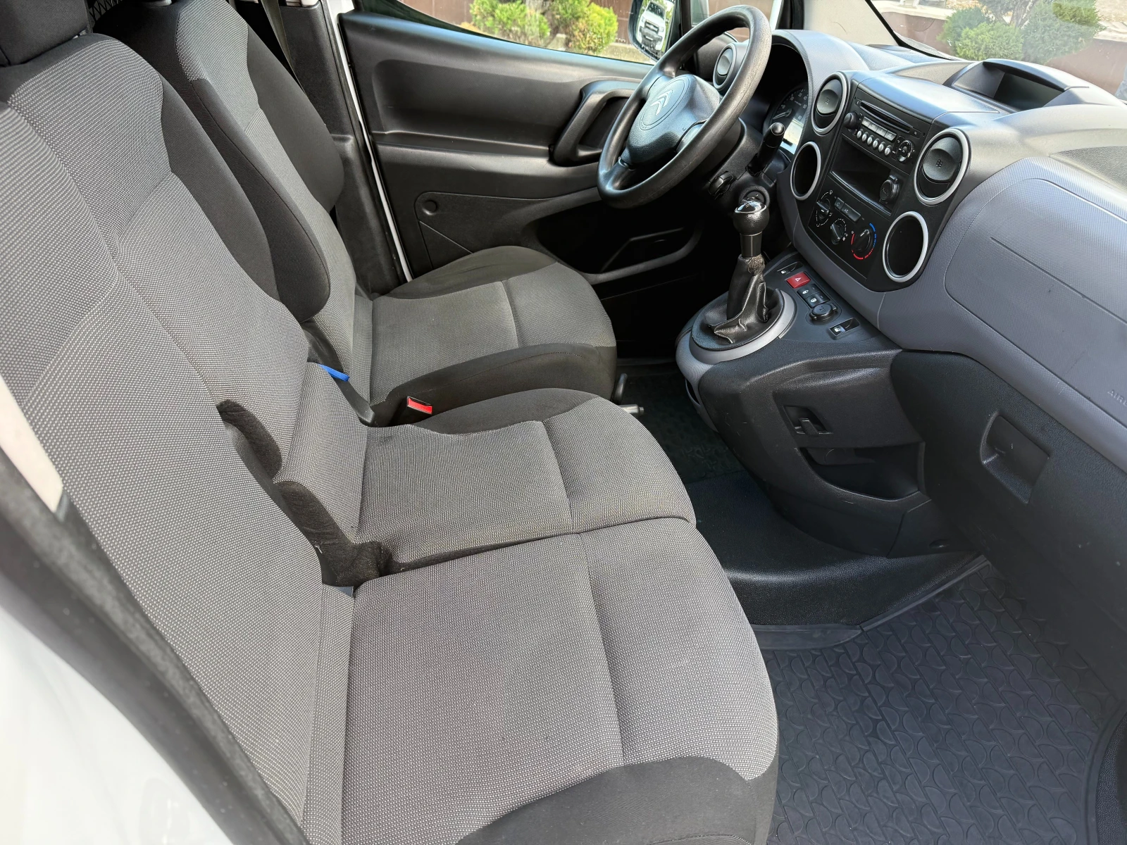 Citroen Berlingo 1.6HDI EURO 6 ! ! РЕАЛНИ КИЛОМЕТРИ ! ! КЛИМАТИК, снимка 10 - Автомобили и джипове - 54426918