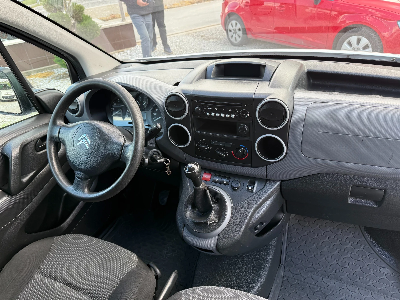 Citroen Berlingo 1.6HDI EURO 6 ! ! РЕАЛНИ КИЛОМЕТРИ ! ! КЛИМАТИК, снимка 11 - Автомобили и джипове - 54426918