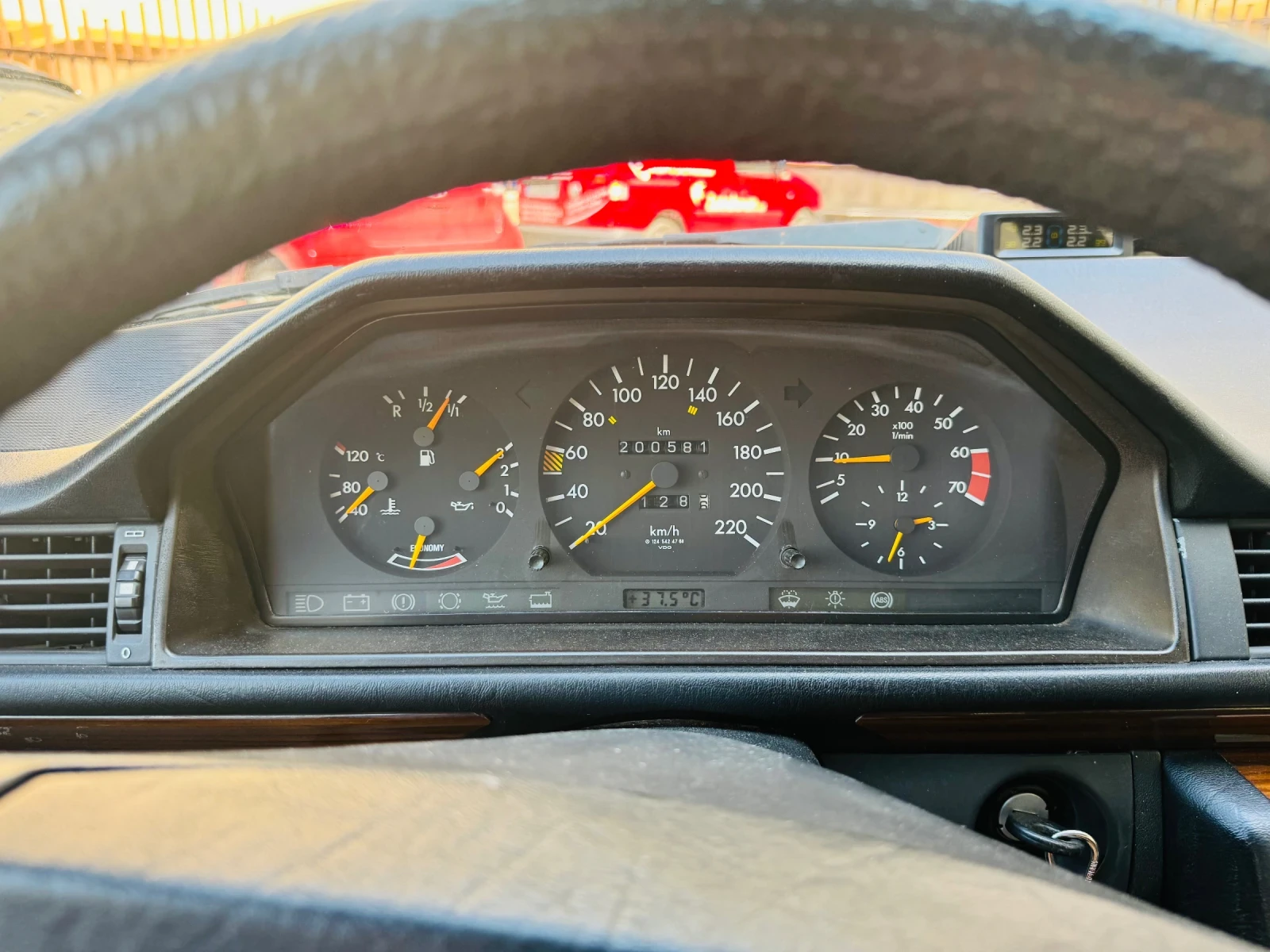 Mercedes-Benz 124 200 , снимка 13 - Автомобили и джипове - 55770534