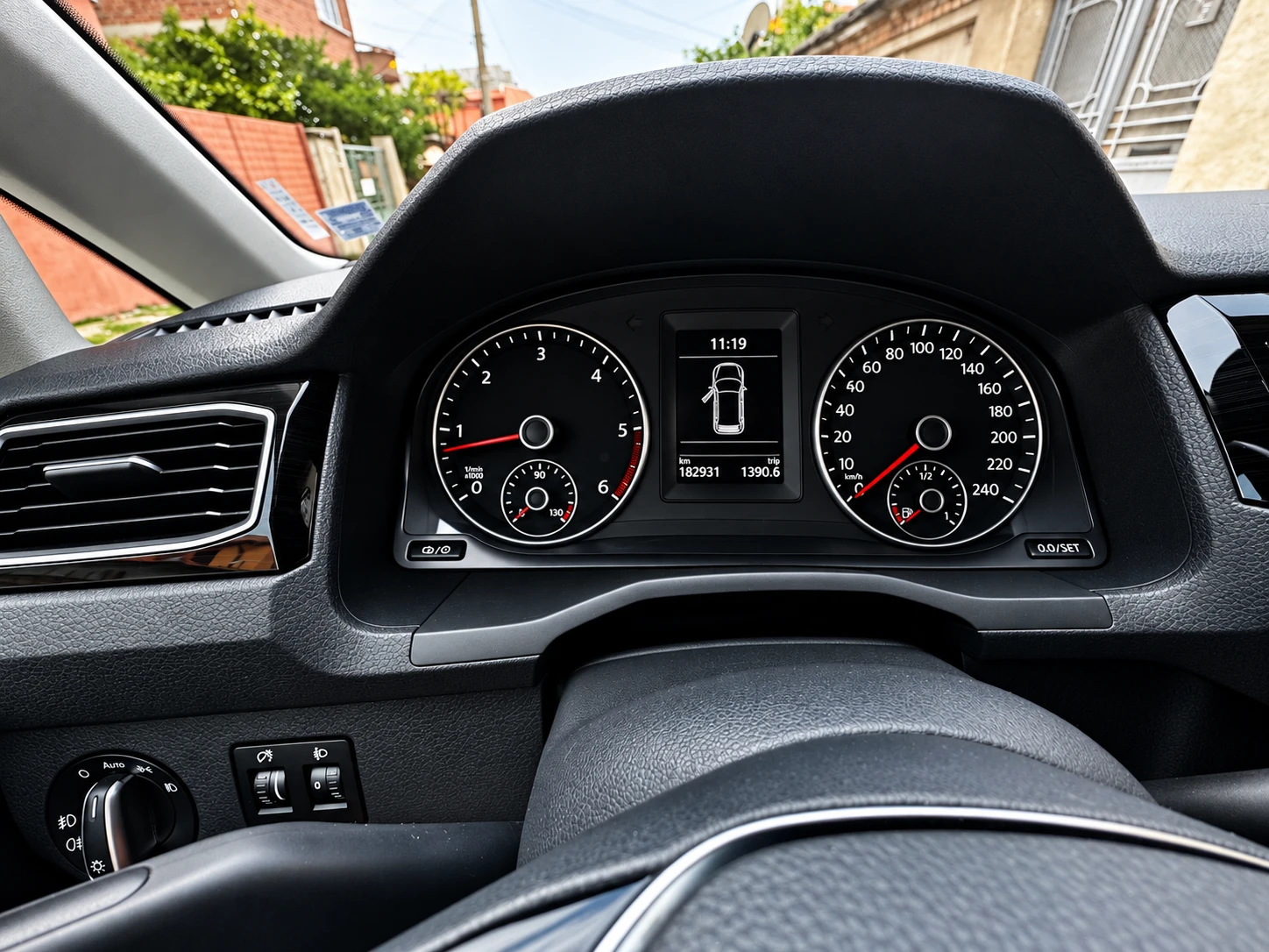 VW Caddy Maxi, снимка 9 - Автомобили и джипове - 55980034