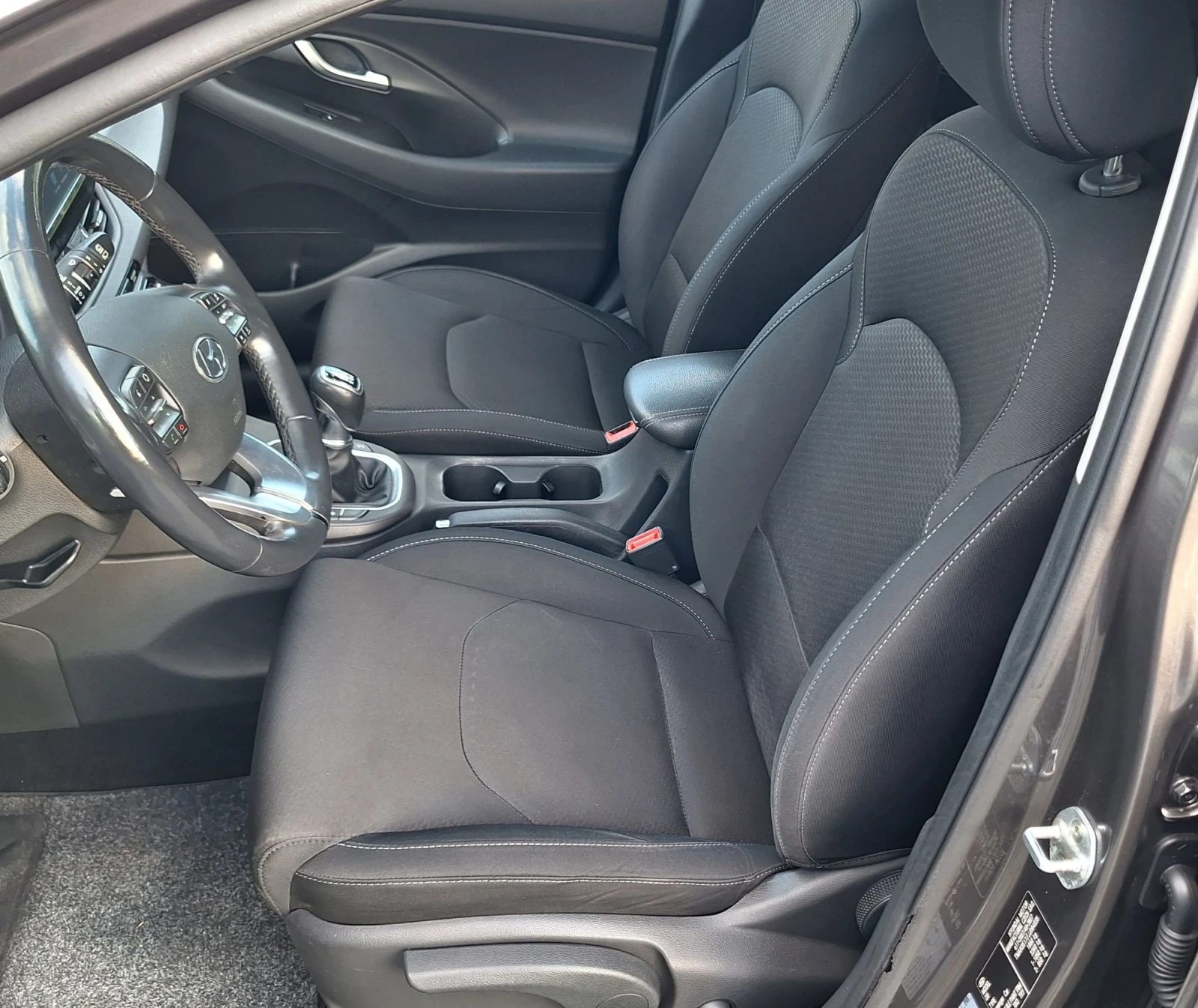 Hyundai I30 1.6 Нави.камера.подгрев, снимка 10 - Автомобили и джипове - 56088211