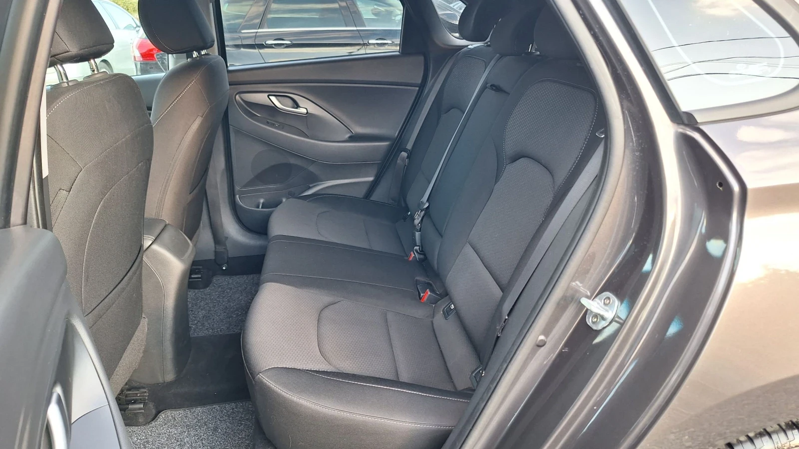 Hyundai I30 1.6 Нави.камера.подгрев, снимка 12 - Автомобили и джипове - 56088211