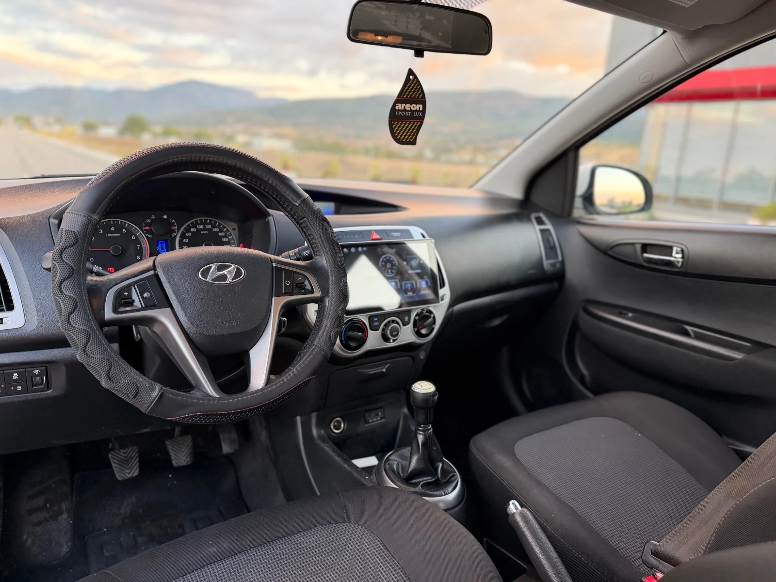 Hyundai I20, снимка 14 - Автомобили и джипове - 56298734