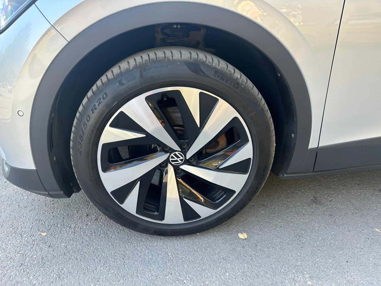 VW ID.4, снимка 14 - Автомобили и джипове - 56351033
